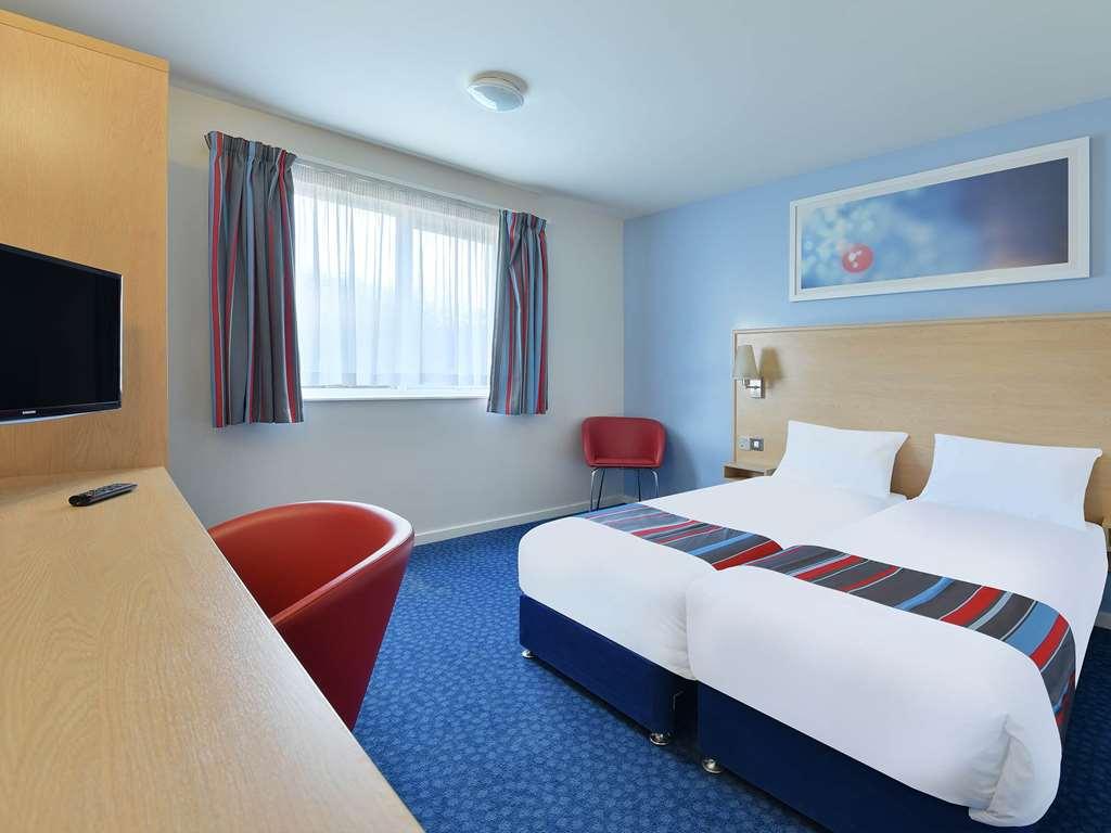 Travelodge Cirencester Zimmer foto