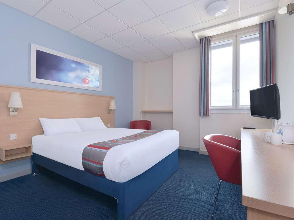 Travelodge Cirencester Zimmer foto